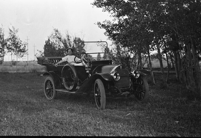 File:1905-1915-otto-0264-woman-in-car-1600.jpg