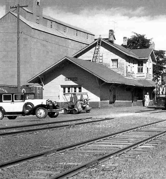 File:1961-unk-0018-reardan-depot.jpg