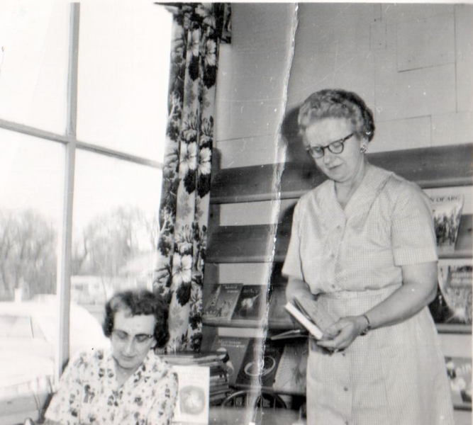 File:1966-memorial-library-02e-photo.png