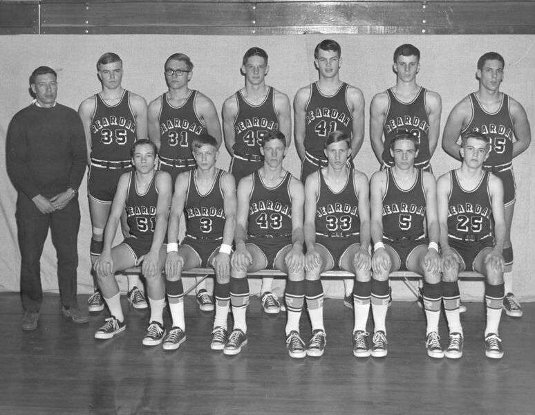 File:1971-dan-print-00374-basketball-team-1600.jpg