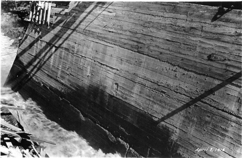 File:1914-04-08-llt-0083-broken-curtain-wall-1600.jpg