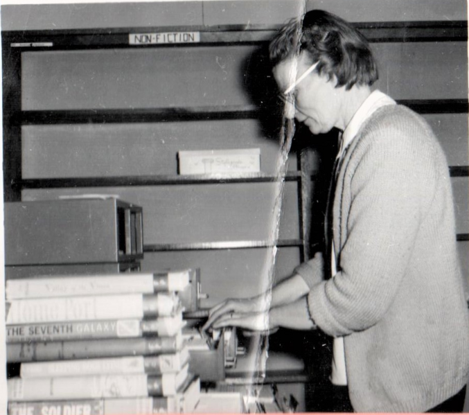 File:1966-memorial-library-02d-photo.png