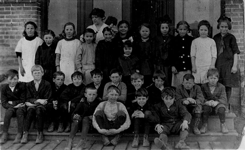 File:1914-rhs-ehr-15b-third-and-fourth-grades.JPG