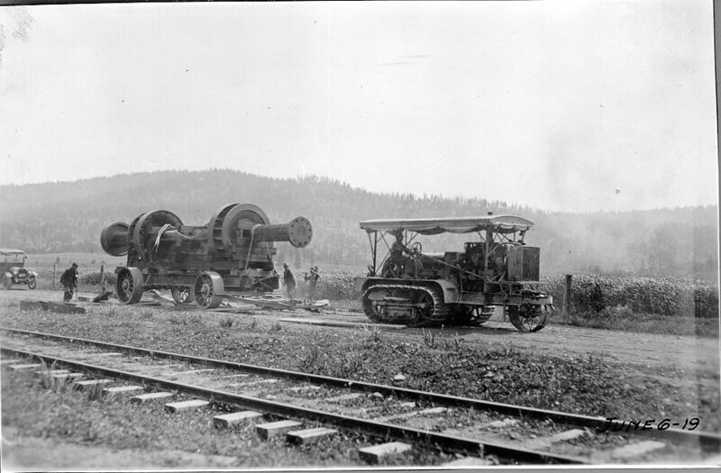 File:1919-06-06-bbrr-036-holt-tractor-pulling-turbine-shaft.jpg