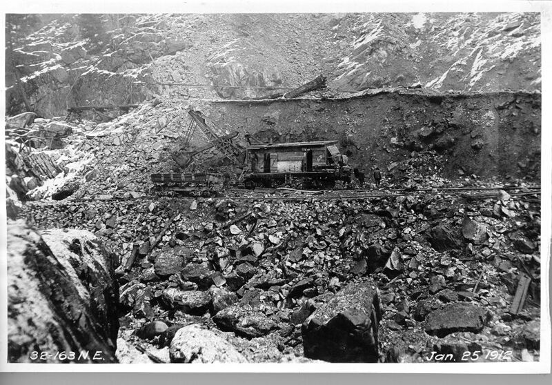 File:1912-01-25-bbrr-021-32-163ne-loading-rock.jpg