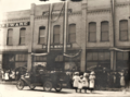 1918-rml-0135a-driscolls-hardware-reardan-exchange-bank-stevenson-block-broadway-mule-day.png