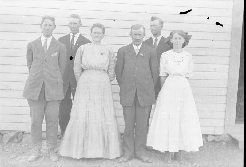 File:1905-1915-otto-0188-william-koeller-family-1600.jpg
