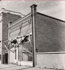 1959-beautification-016a-building-beside-bank-before-cleanup.jpg