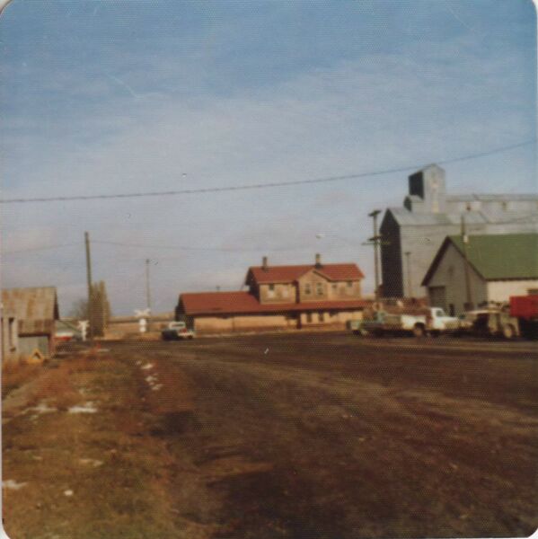 File:1973-reardan-depot-street.jpg