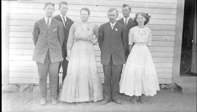 File:1905-1915-otto-0257-william-koeller-family-1600.jpg