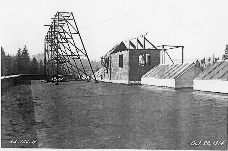 File:1914-10-28-llt-0116-switch-room-roof-1600.jpg